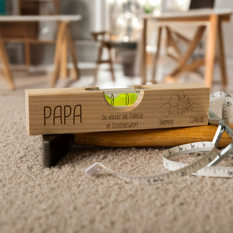 Bedruckte Wasserwaage für Papa - Papa Fistbump