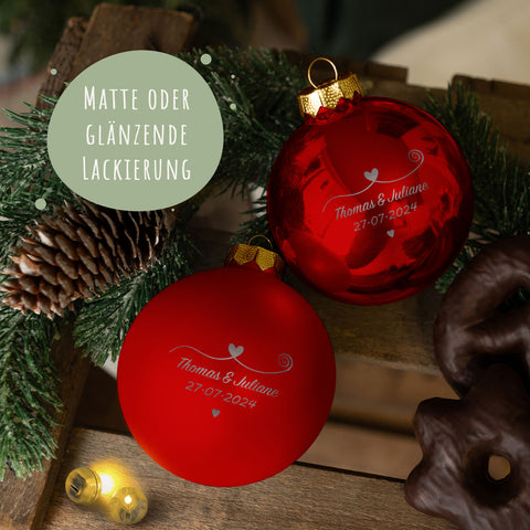 Gravierte Weihnachtskugel - Paar verliebt