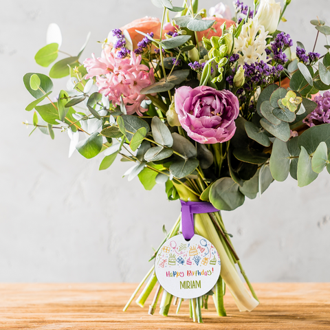 Geschenkanhänger aus Holz - Happy Birthday - Personalisiert mit Namen