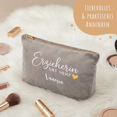 Personalisierte Samt Kosmetiktasche - Erzieherin mit Herz