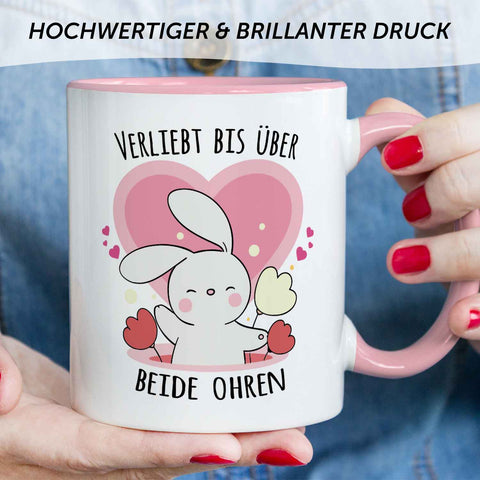 Bedruckte Tasse mit Spruch - Verliebt bis über beide Ohren