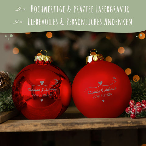 Gravierte Weihnachtskugel - Paar verliebt