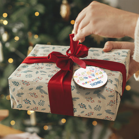 Geschenkanhänger aus Holz - Happy Birthday - Personalisiert mit Namen