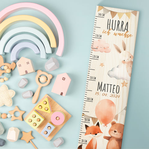 Messlatte mit Namen für Kinder im Party Design