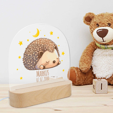 Kinder LED Nachtlicht mit Sockel aus Holz im Igel Design