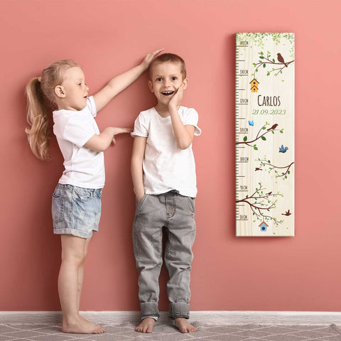 Messlatte mit Namen für Kinder im Vögel Design