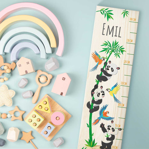 Messlatte mit Namen für Kinder im Panda Design