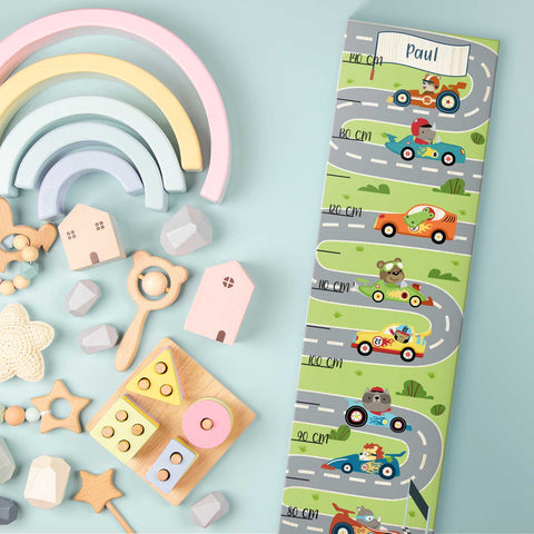 Messlatte mit Namen für Kinder im Rennauto Design