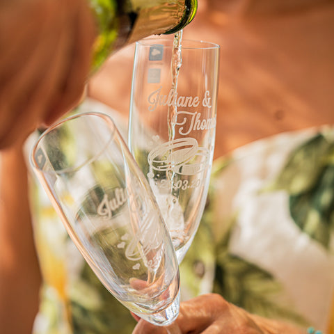 Leonardo Sektgläser mit Gravur im "Wedding" Design als Set inkl. gravierter Holzkiste