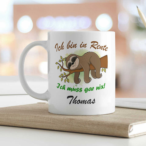 Bedruckte Tasse Faultier in Rente - Personalisiert mit Name
