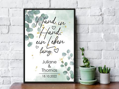 Holzschild Hand in Hand mit Namen & Datum