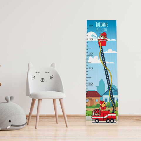 Messlatte mit Namen für Kinder im Feuerwehr Design