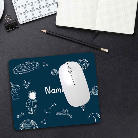 Bedrucktes Mousepad mit Wunschnamen im Weltall Design