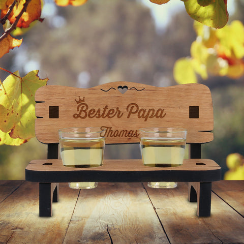 Gravierte Schnapsbank mit Name im Bester Papa Design + 2 Schnapsgläser