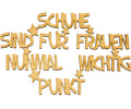 Schuhe sind für Frauen nunmal wichtig Deko Schriftzug aus Holz