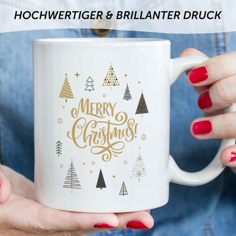 Bedruckte Tasse mit Weihnachtsmotiv im Weihnachtsbäume Design
