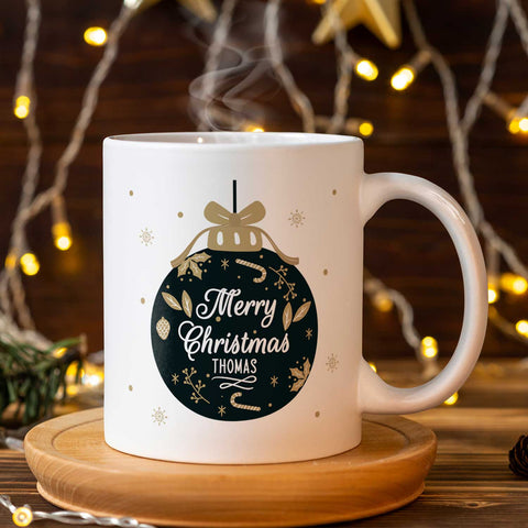 Bedruckte Tasse mit Weihnachtsmotiv im Weihnachtskugel Design