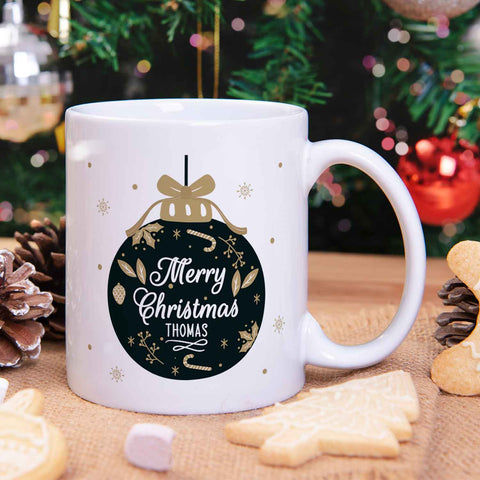 Bedruckte Tasse mit Weihnachtsmotiv im Weihnachtskugel Design