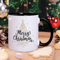 Bedruckte Tasse mit Weihnachtsmotiv im Weihnachtsbaum Design