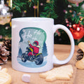 Bedruckte Tasse mit Weihnachtsmotiv im Cool Santa Design