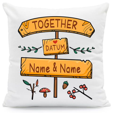 Bedrucktes Kissen im Together Schilder Motiv