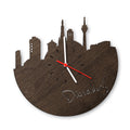 Wanduhr aus Holz Skyline Düsseldorf