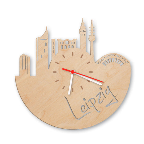 Wanduhr aus Holz Skyline Leipzig