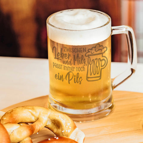Montana Bierkrug mit Gravur "Zwischen Leber und Milz"