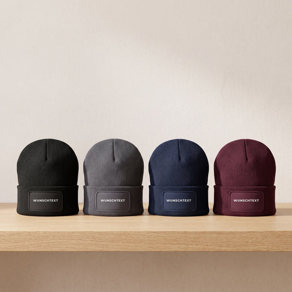 Personalisierte Mützen mit Wunschtext in Schwarz, Graphit, Navy und Bordeaux