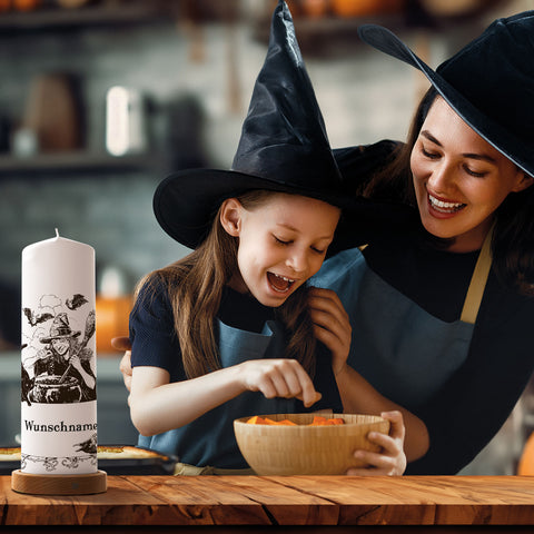 Große Kerze "Hexentrank" mit Namen zu Halloween
