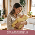 Mama mit Baby im Kapuzenhandtuch Pastel Gelb mit Namen Ella
